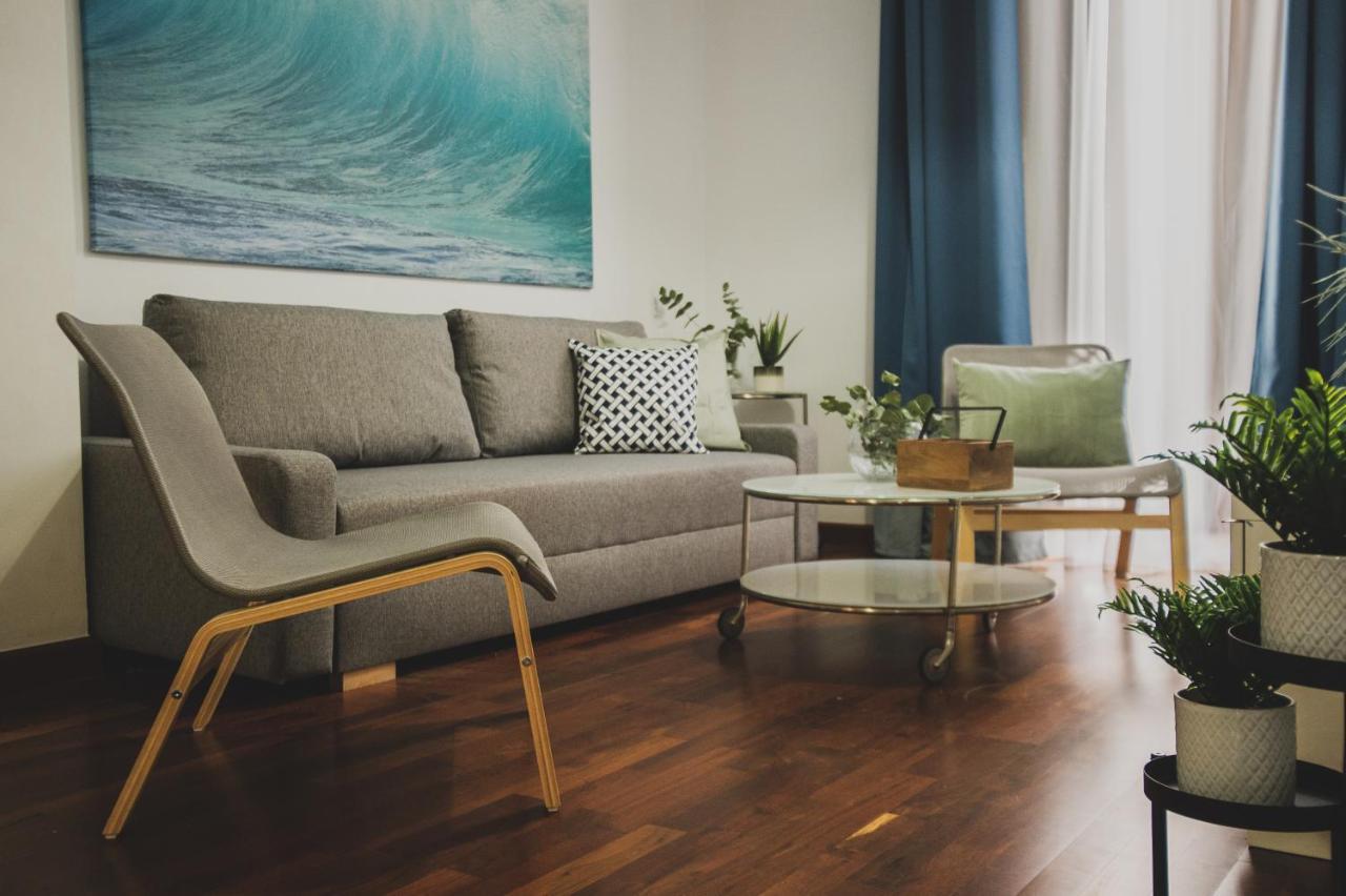 Azz Sevilla Torre De La Plata Apartamentos Екстер'єр фото