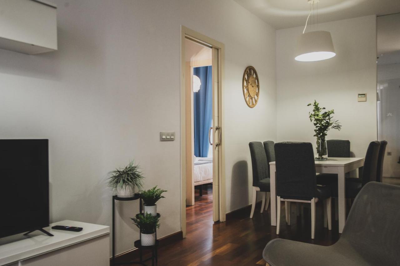Azz Sevilla Torre De La Plata Apartamentos Екстер'єр фото