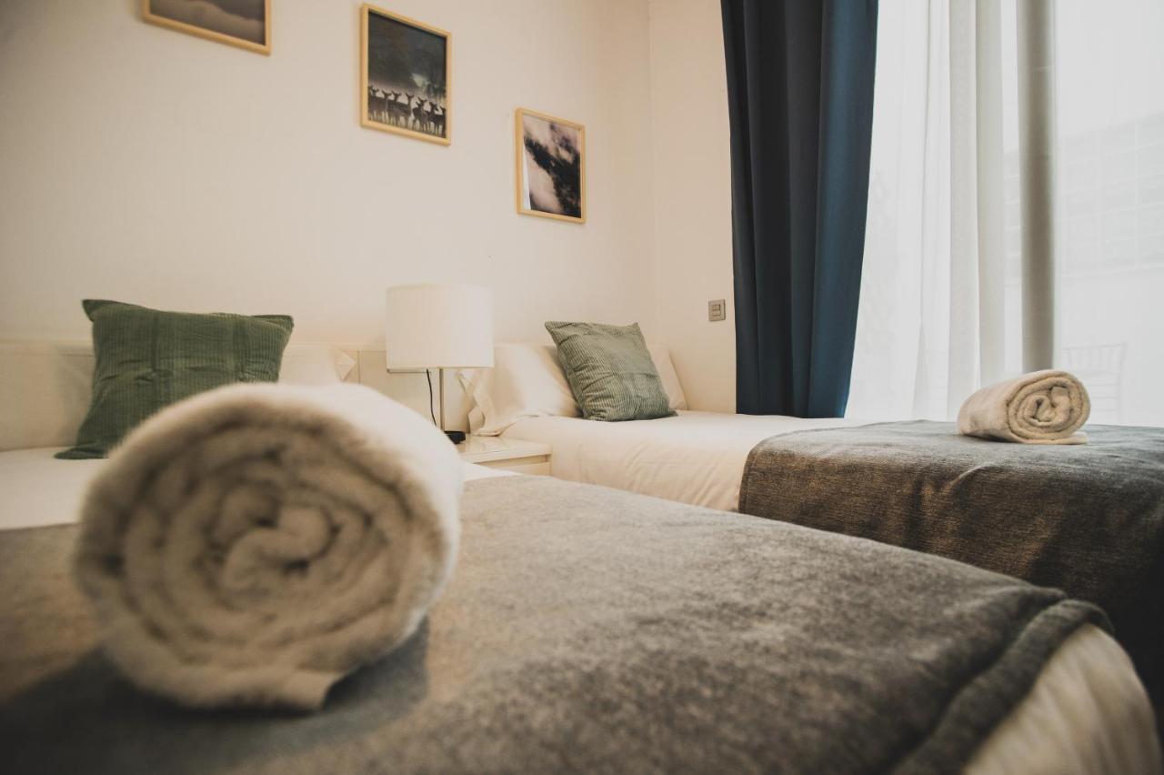 Azz Sevilla Torre De La Plata Apartamentos Екстер'єр фото
