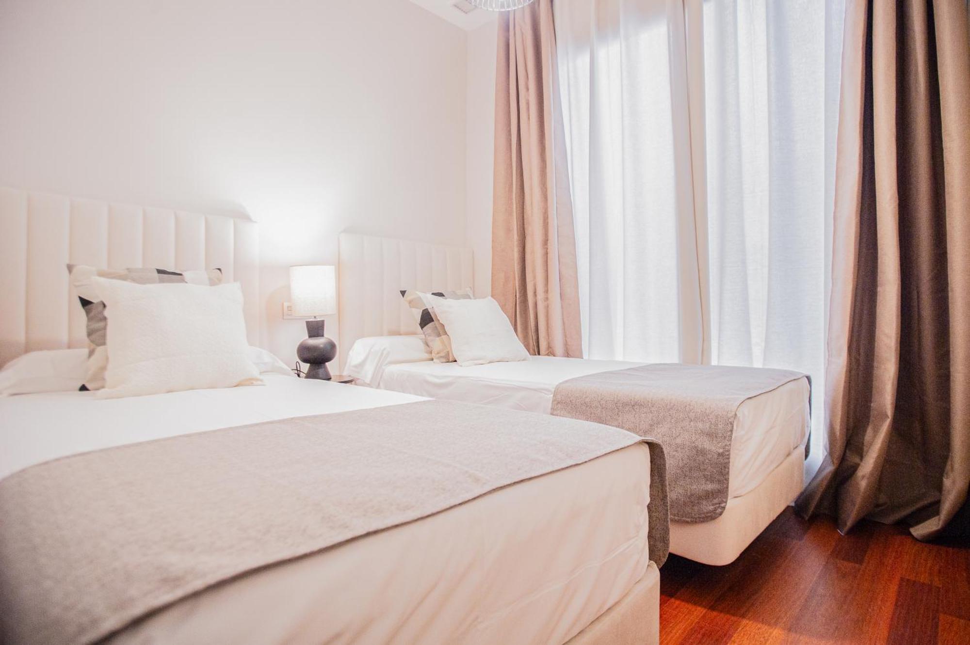 Azz Sevilla Torre De La Plata Apartamentos Екстер'єр фото
