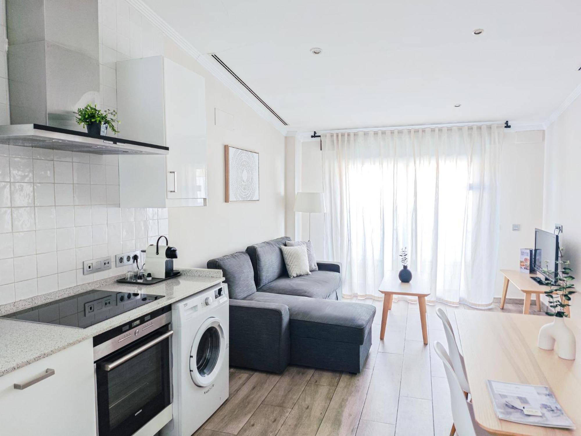 Azz Sevilla Torre De La Plata Apartamentos Екстер'єр фото